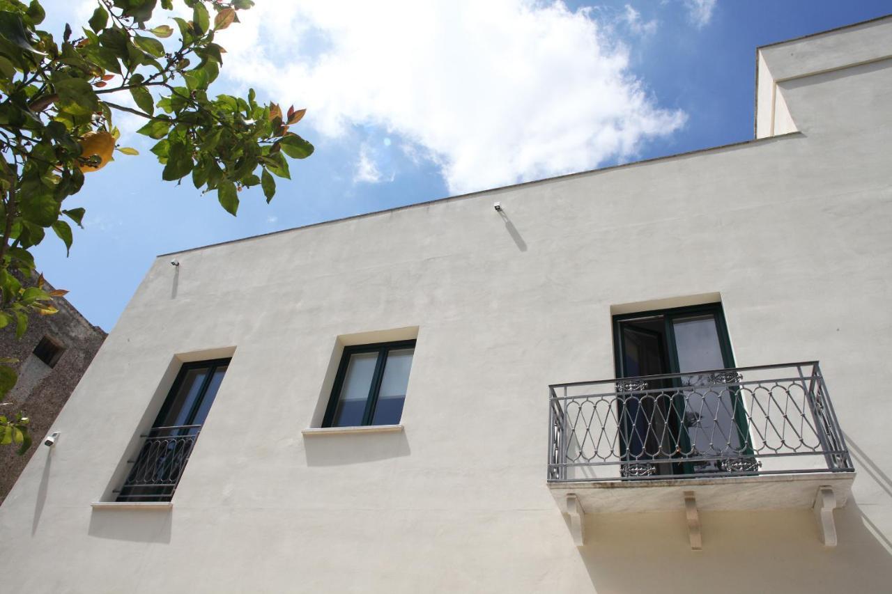 Versomare Room & Suite Valderice Bagian luar foto